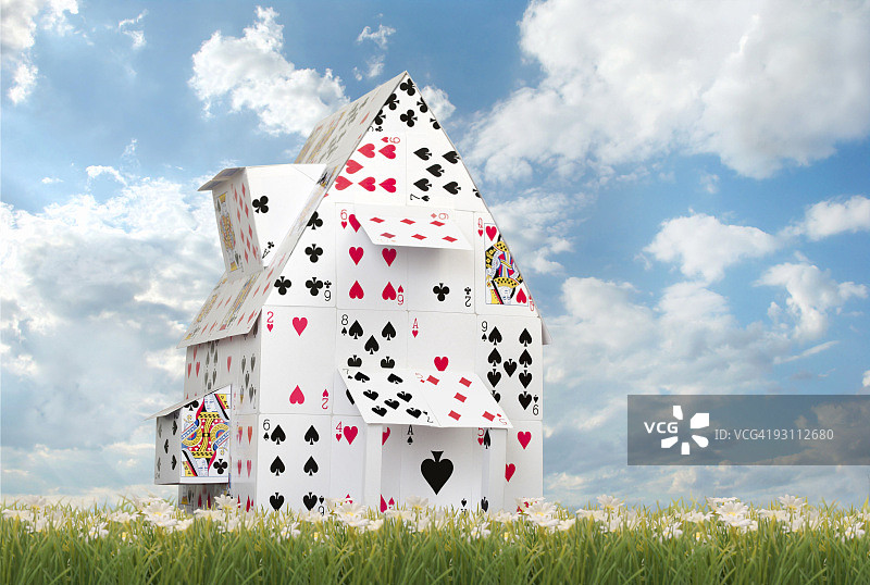 蓝天下房屋卡片图片素材