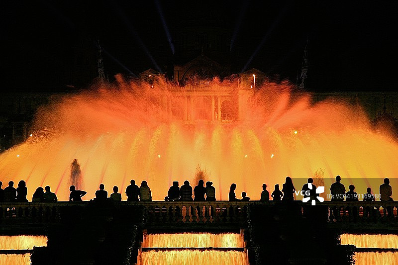 夜间灯光喷泉图片素材
