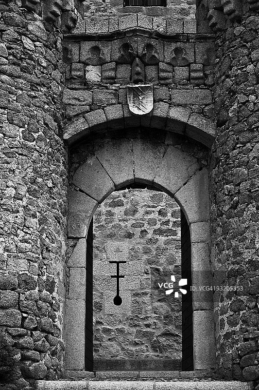 雷阿尔曼萨纳雷斯门多萨城堡大门图片素材