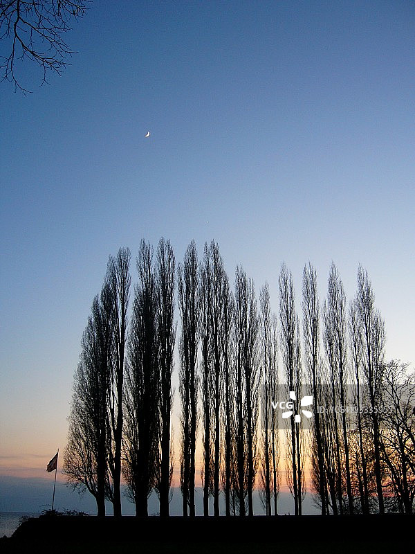 圣叙尔皮斯的黄昏图片素材