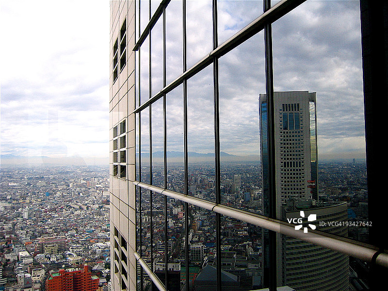 东京倒影图片素材