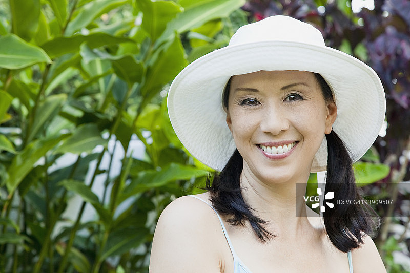 戴帽子的日本女人图片素材