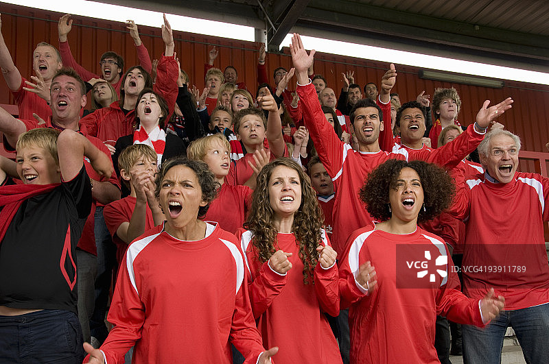 一群沮丧的足球支持者图片素材