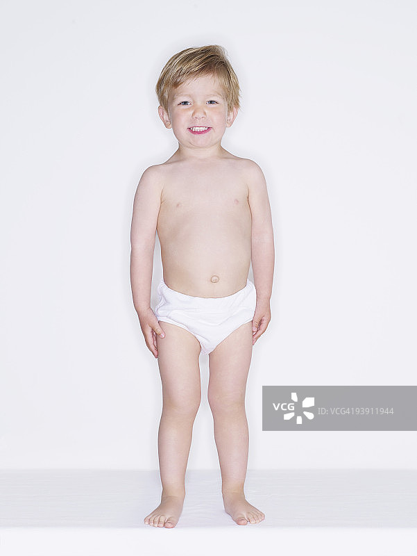微笑的幼儿男孩 портрет图片素材