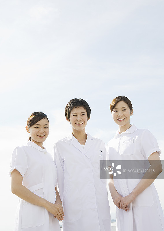 微笑的女医生和护士图片素材