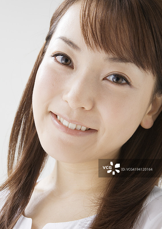 一个微笑的女人图片素材