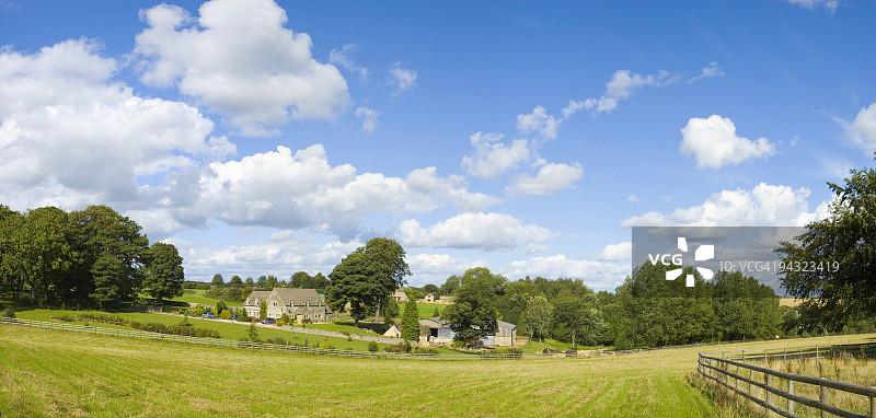 乡村住宅和围场图片素材