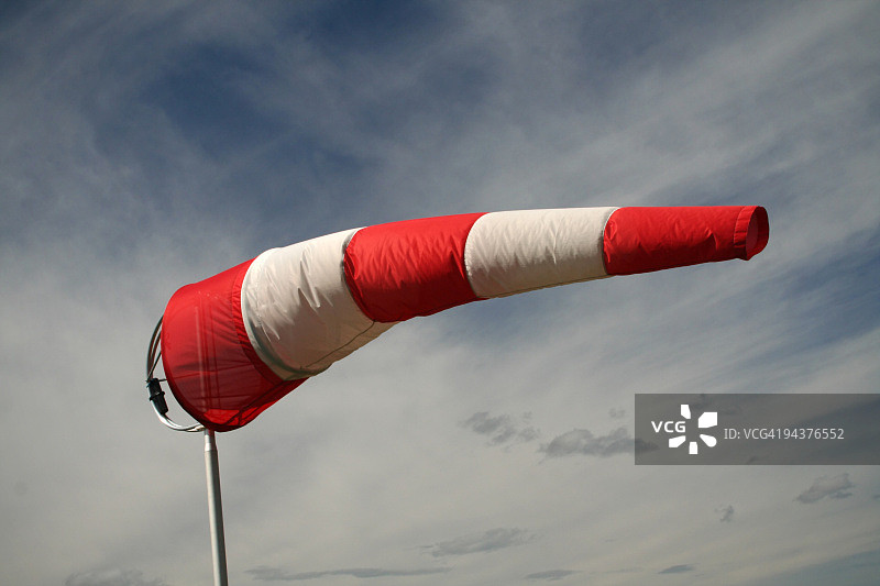 多风的一天图片素材