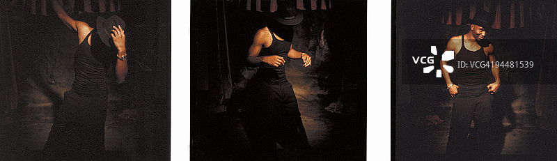 男子跳舞三联画图片素材