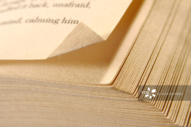 书页上的书签图片素材