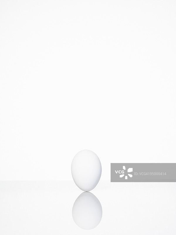 倒立的鸡蛋图片素材