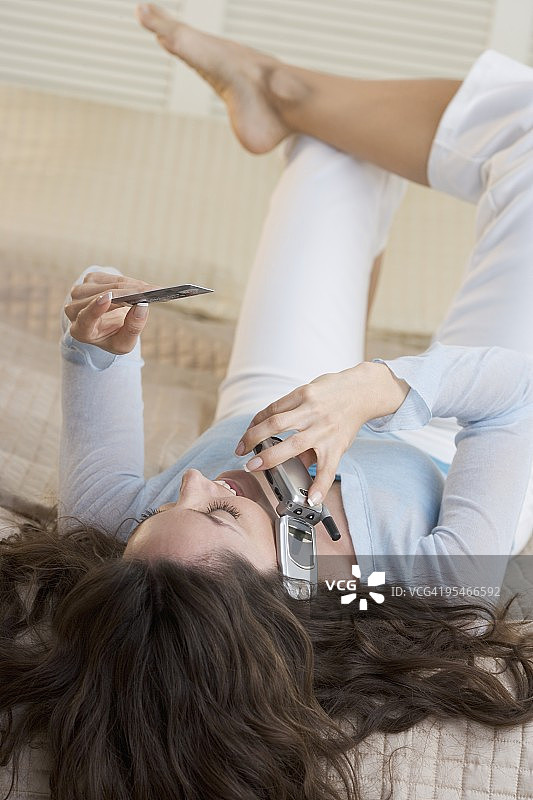 打电话的女人图片素材