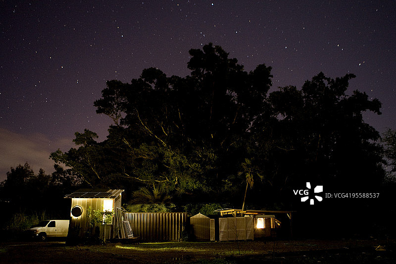 夏威夷海滩小屋夜景图片素材