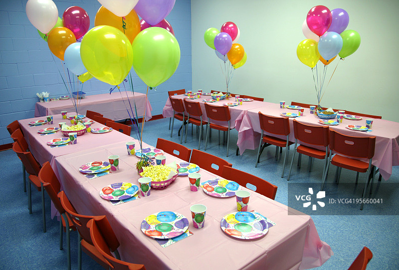 生日派对餐桌图片素材