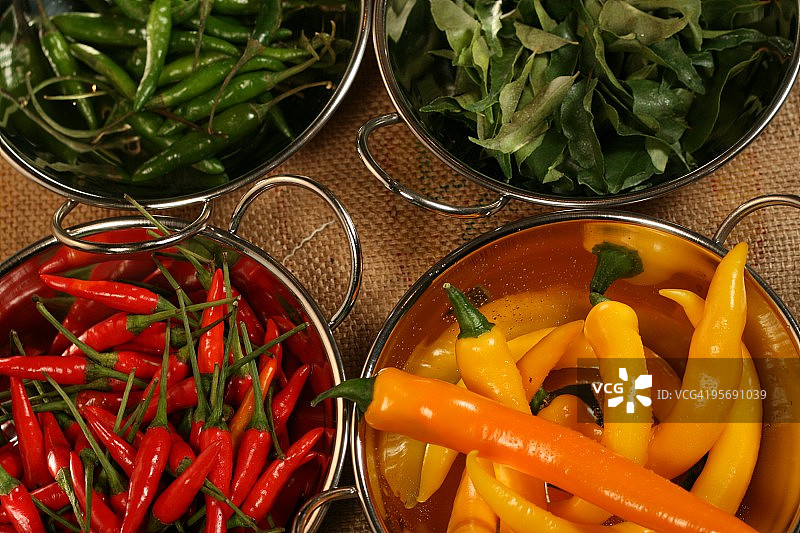 辣椒和咖喱叶图片素材