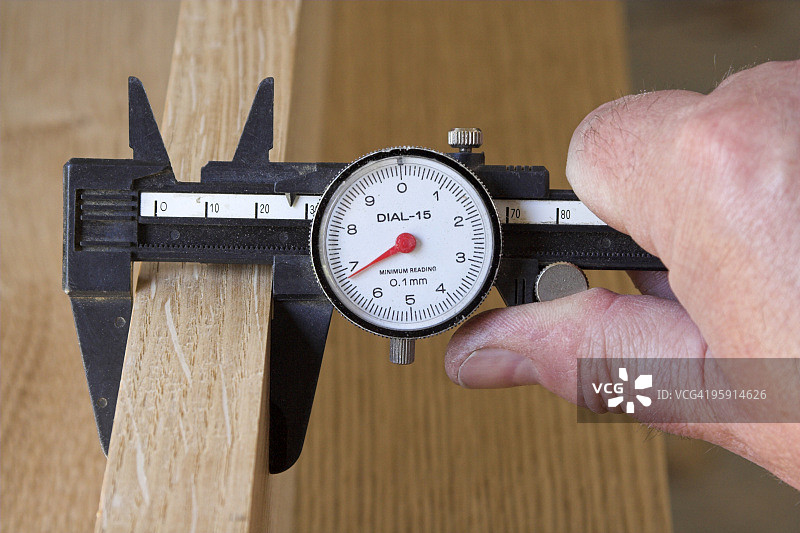 使用游标卡尺测量图片素材