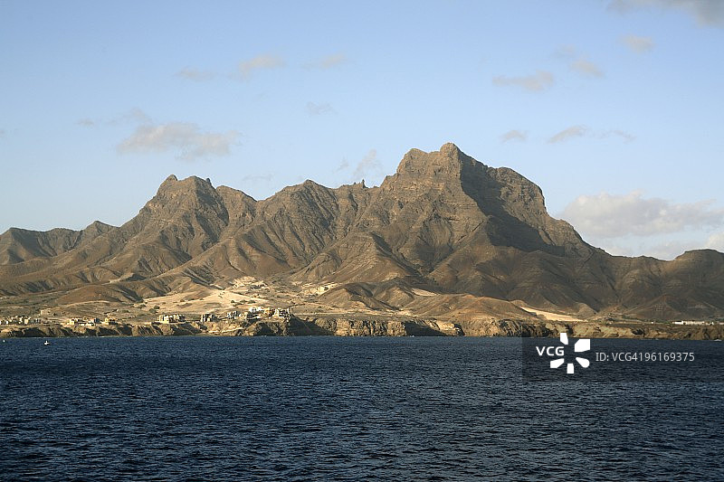 非洲佛得角圣维森特岛明德卢港面山图片素材
