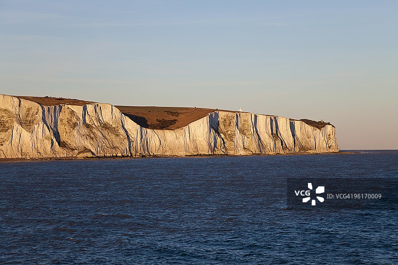 从横跨海峡的渡轮上看到的多佛白色悬崖，英国肯特郡图片素材