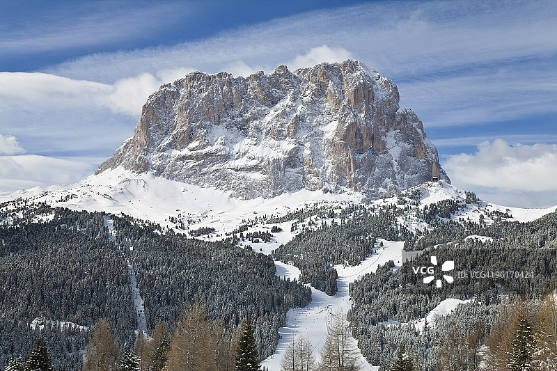 Sassolungo山，3181米，位于意大利特伦蒂诺-上阿迪杰Val Gardena，多洛米蒂山脉图片素材