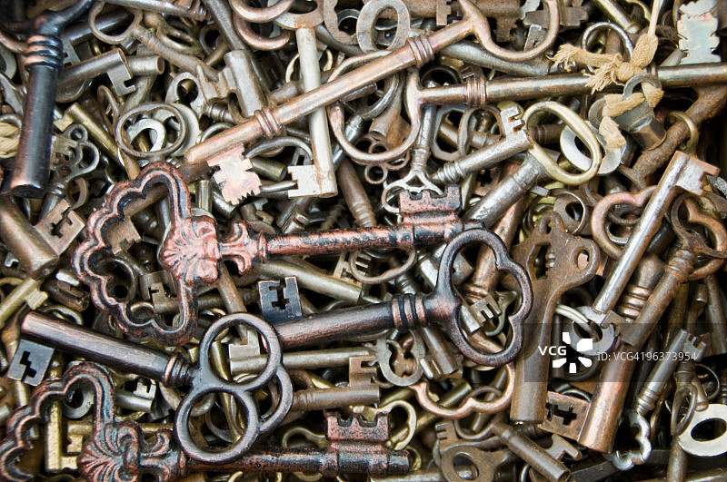 装满钥匙的抽屉图片素材