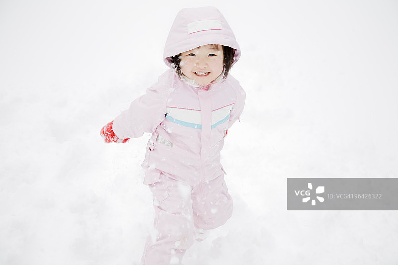 孩子们在玩雪图片素材