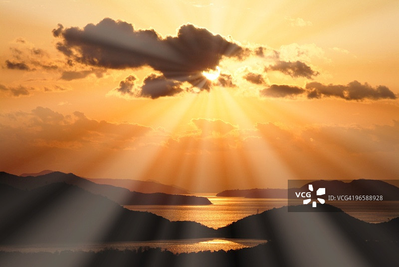 傍晚时分的日本三重县志摩市英虞湾图片素材