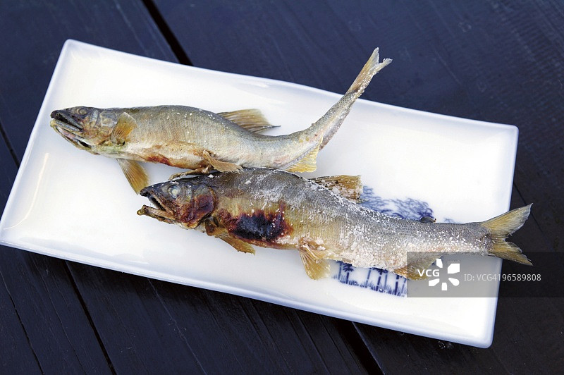 盐烤香鱼图片素材