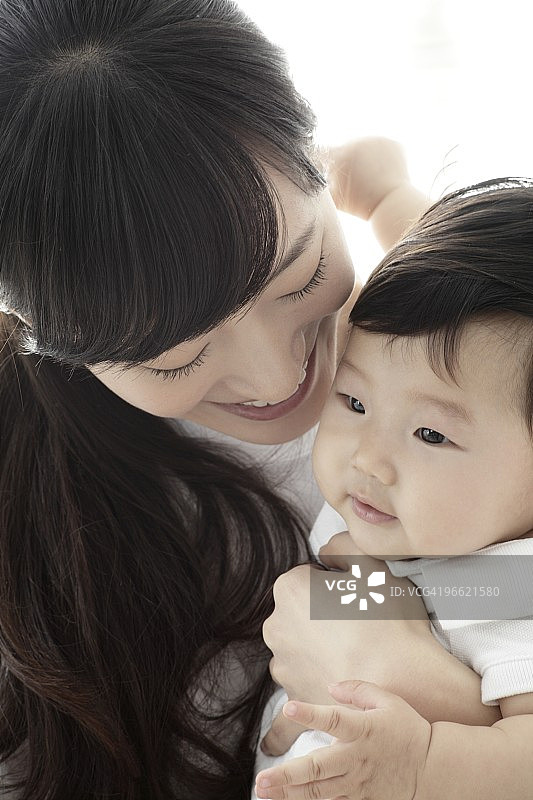 婴儿和母亲图片素材