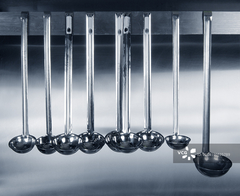 银色厨房勺图片素材