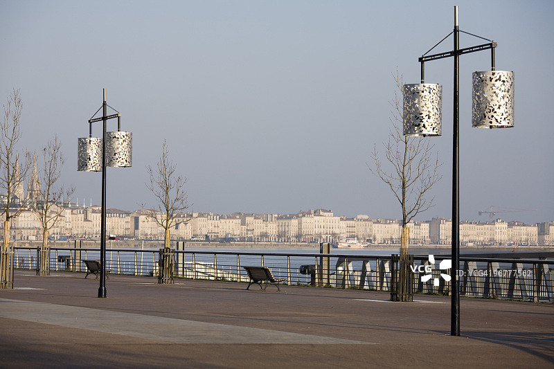 冬日清晨波尔多长廊日出图片素材