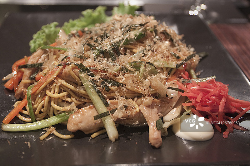 日式鸡肉炒面图片素材
