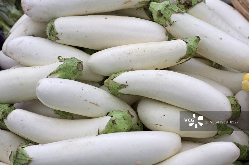 市场上的白茄子图片素材