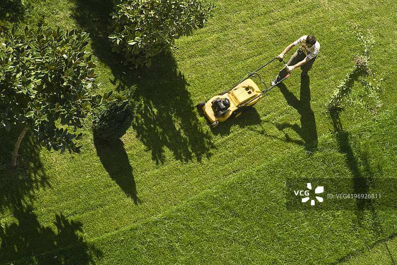 使用割草机图片素材