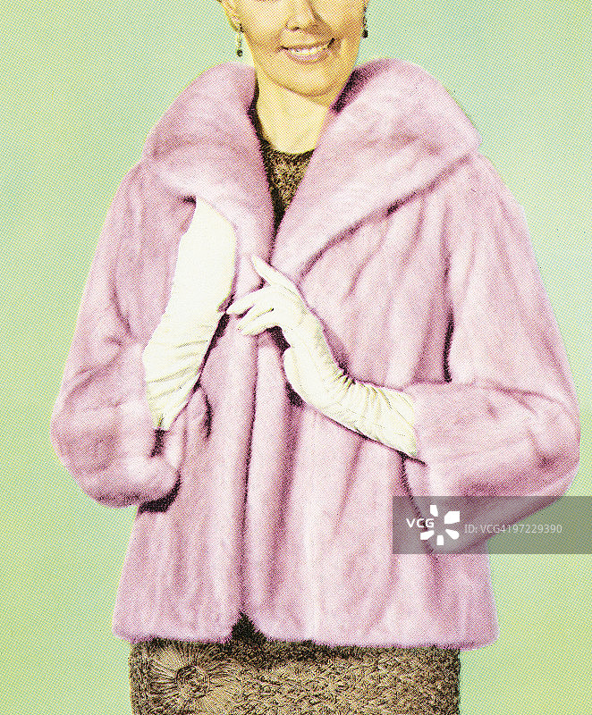 身穿皮草大衣的女人图片素材