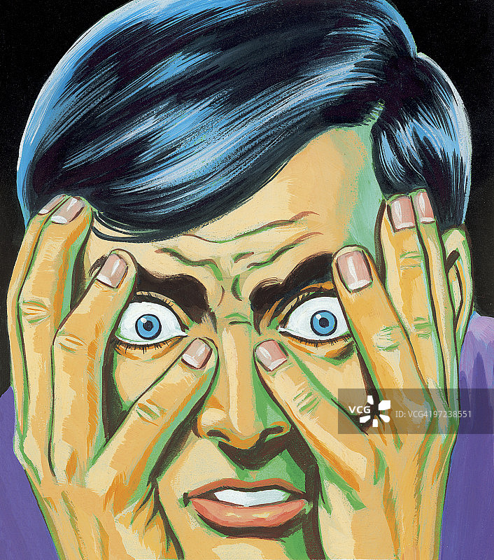 男人透过手指观看图片素材
