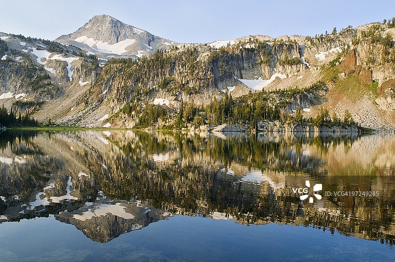 美国俄勒冈州沃洛瓦山高山湖图片素材
