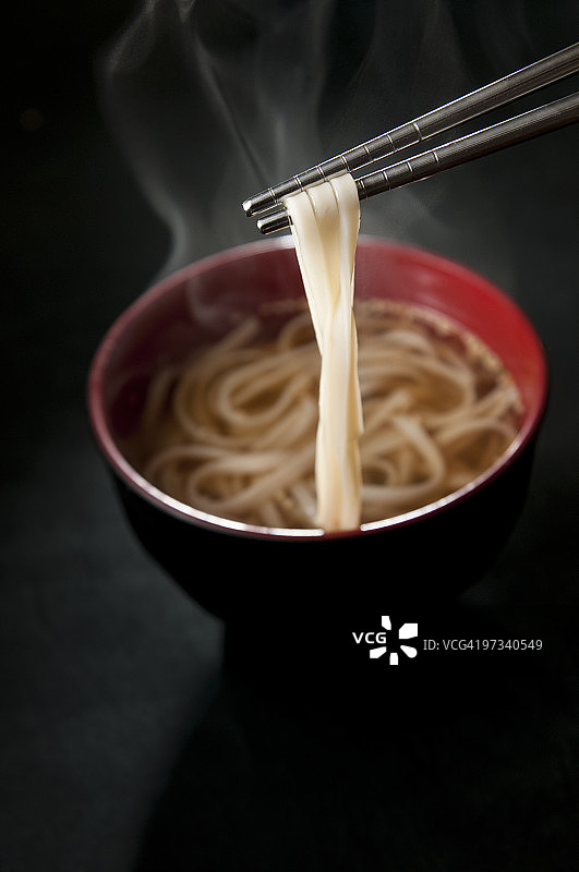 热气腾腾的面条图片素材
