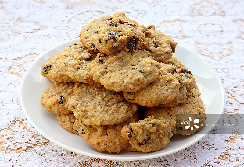 碎裂的葡萄干燕麦饼干图片素材