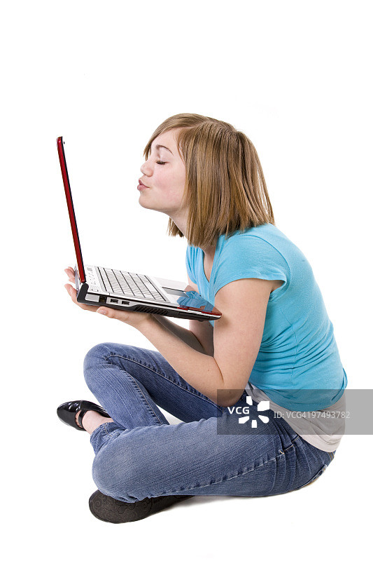 通过万维网粉碎图片素材