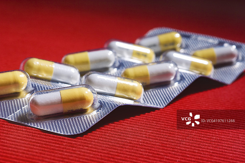 抗病毒药物胶囊泡罩包装（神经氨酸酶抑制剂），用于治疗H1N1流感图片素材