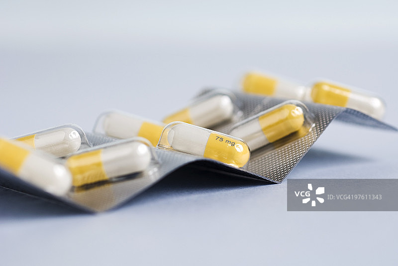 抗病毒药物胶囊泡罩包装（神经氨酸酶抑制剂），用于治疗H1N1流感图片素材