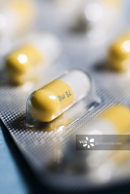 抗病毒药物胶囊泡罩包装（神经氨酸酶抑制剂），用于治疗H1N1流感图片素材