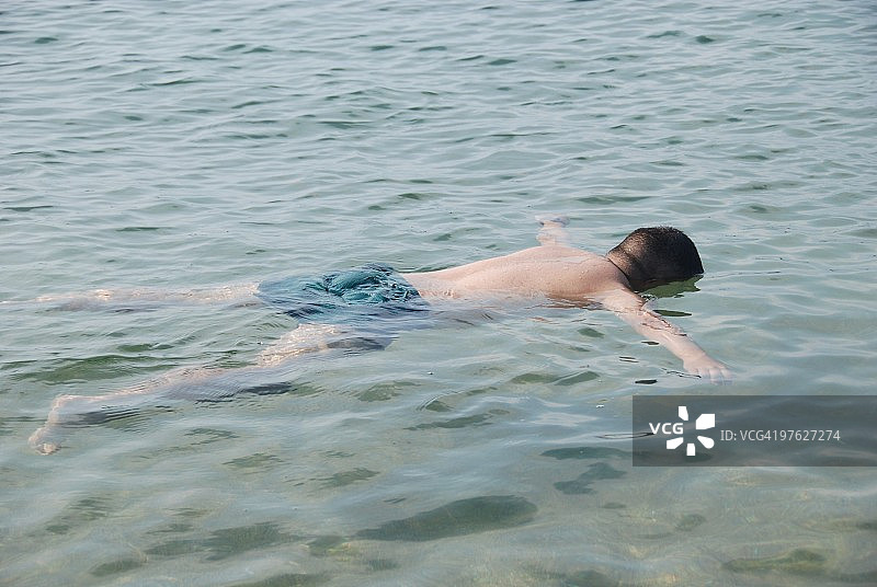 漂浮的男人图片素材