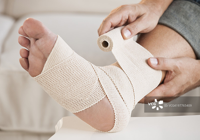 受伤的脚图片素材