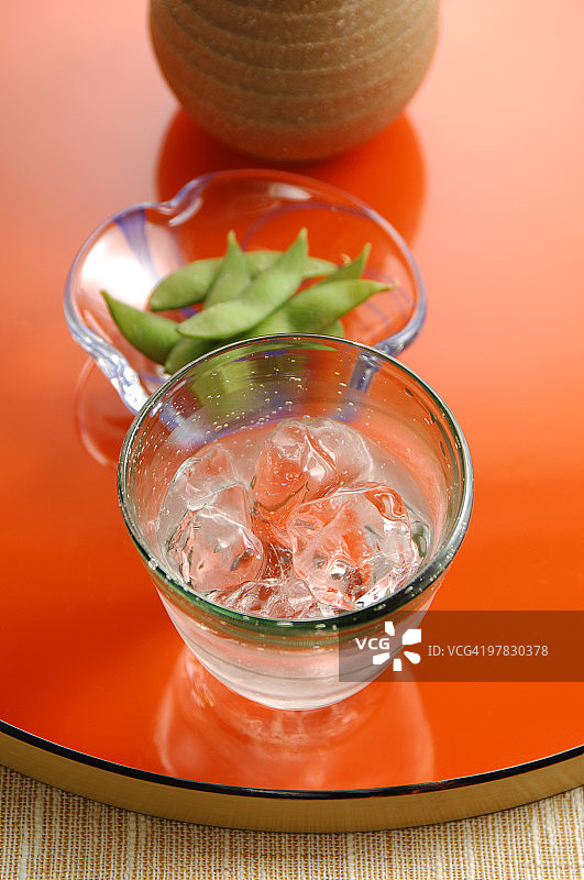 烧酒和毛豆图片素材