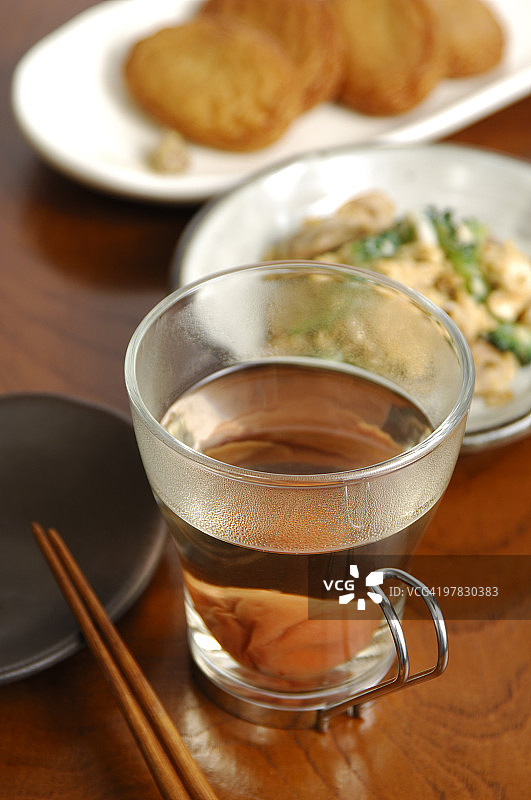 烧酒梅酒兑图片素材