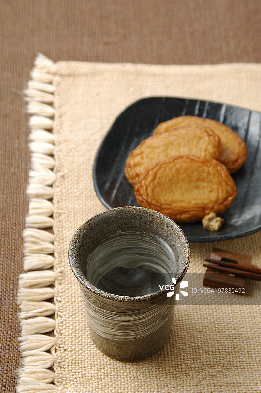 烧酒和萨摩炸鱼饼图片素材