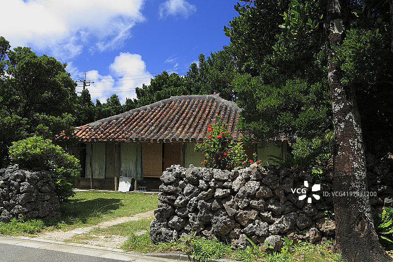 日本冲绳县竹富岛波照间岛的民居图片素材