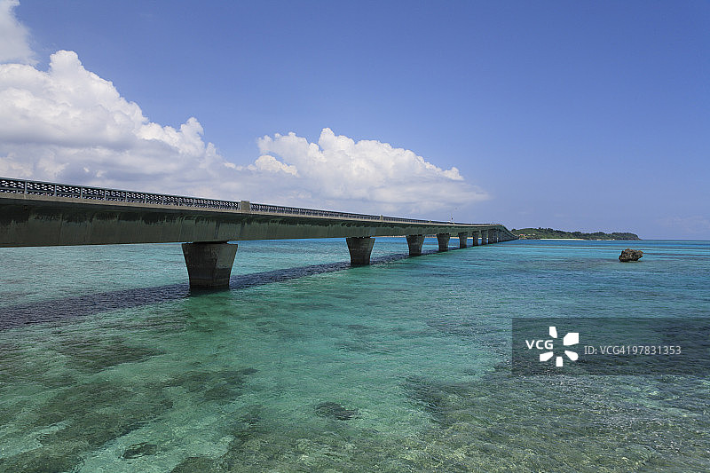 日本冲绳县宫古岛池间大桥图片素材