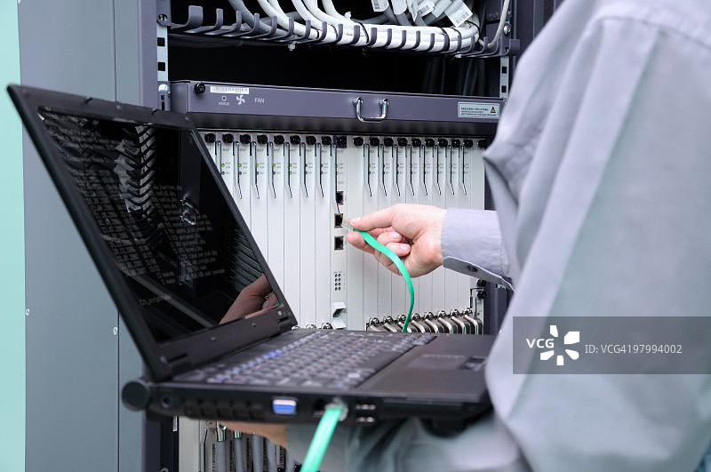 IT技术员的手图片素材